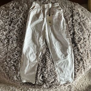 NWT White Balloon Pleated Levi’s